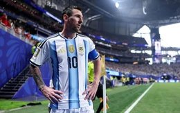 FIFA 'sắp đặt cho Argentina' hay đổ lỗi vì thất bại?