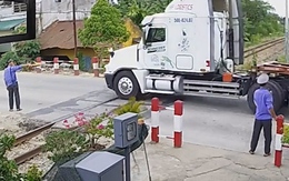 Tài xế xe đầu kéo tông gãy gác chắn đường sắt bị phạt 41,5 triệu đồng 