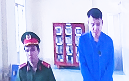 Dựng chuyện ‘sếp cần tiền’, nhân viên tín dụng chiếm đoạt hơn 10 tỉ đồng đi đánh bạc