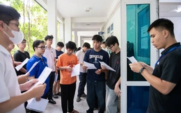 Đưa bài giải vào phòng thi, làm lộ đề có thể bị phạt đến 70 triệu đồng