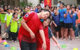 Ngày hè 'hết nước chấm' trổ tài nấu ăn, thi tìm kiếm tài năng nhí và viết chữ đẹp