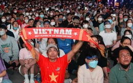 Lắp 5 màn hình LED 'khủng' ở phố đi bộ Nguyễn Huệ 'tiếp lửa' tuyển Việt Nam đá bán kết ASEAN Cup 2026