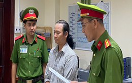 Khởi tố chủ cửa hàng bán giày dép giả nhãn hiệu nổi tiếng
