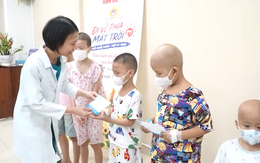 Gần 200 triệu đồng viện phí đến với bệnh nhi ung thư miền Trung