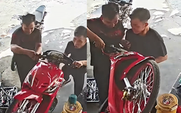 Màn kết hợp 'ăn ý' của khách và chủ tiệm sửa xe
