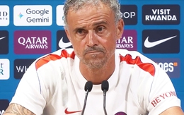 Bị hỏi đội hình PSG, HLV Enrique đẩy ‘trách nhiệm’ cho... bà xã