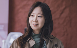 Sát thủ nội trợ gây sốt, Gong Hyo Jin 'sống hai cuộc đời'