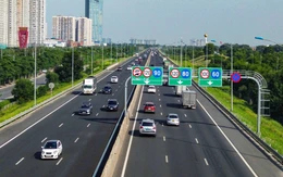 Chiều nay 21-8, CSGT lái xe làm mẫu 'làn trái dùng để vượt' trên 2 cao tốc