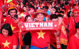 CĐV TP.HCM và Cần Thơ tưng bừng chờ tuyển Việt Nam chiến thắng Thái Lan