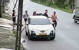 Người đàn ông hung hãn đánh tài xế taxi và luôn miệng 'mày biết bố là ai không' đã bị công an mời làm việc