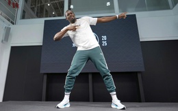 Fan háo hức chờ xem ‘Tia chớp’ Usain Bolt… đá banh