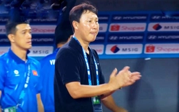 Thầy Kim thay người, Thái Lan ‘tắt điện’