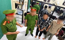 Tạm giữ 4 người lấy còng số 8 bắt người rồi ép viết giấy nợ