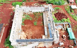 Nhà thi đấu 1.000 chỗ ngồi ở Đắk Lắk đang xây bị nứt gãy, chờ kết quả giám định