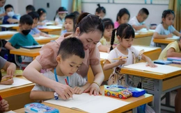 Lộ trình miễn phí sách giáo khoa trên toàn quốc ra sao?