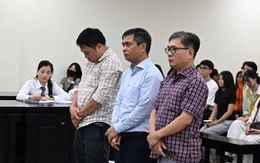 Lãnh 3 năm tù vụ ‘ăn chặn’ tiền A80, cựu hiệu trưởng bật khóc cảm ơn sinh viên đã xin giảm án