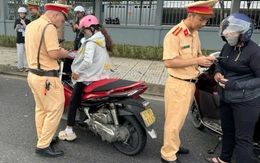CSGT Công an Đà Nẵng khuyến cáo người dân kiểm tra thông tin xe trên VNeID