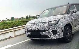 Xe điện VinFast 'lạ mắt' lộ diện trên đường, gầm cao hơn VF 8, có chi tiết như xe hybrid