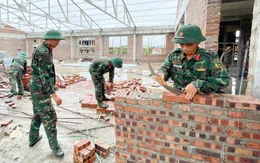 Màu áo lính góp sức trên công trường xây trường liên cấp vùng biên xứ Nghệ