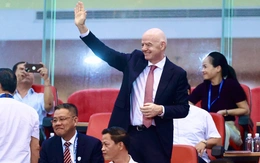 Chủ tịch FIFA Gianni Infantino trên khán đài sân Mỹ Đình
