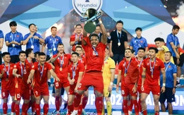 Khoảnh khắc nâng cúp vô địch ASEAN Cup 2026 của tuyển Việt Nam