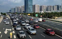 Dự báo lượng xe tăng đột biến 5 ngày nghỉ lễ, cần lưu ý gì trước khi di chuyển?