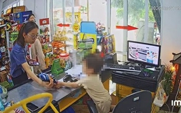 'Thu ngân nhí' chưa tròn 3 tuổi đã có 2 năm kinh nghiệm phụ mẹ bán hàng