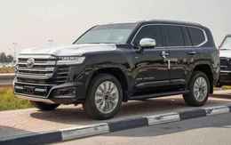Tin tức giá xe: Toyota Land Cruiser hybrid chênh giá tới 900 triệu tại Việt Nam