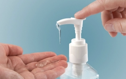 Thu hồi 2 lô dung dịch vệ sinh phụ nữ bị cơ quan công an xác định là hàng giả