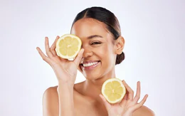 Có phải uống nhiều vitamin C chống được cảm lạnh?
