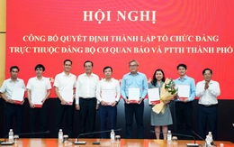 Trao quyết định thành lập và nhân sự Đảng bộ bộ phận Báo điện tử Tuổi Trẻ