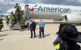 Máy bay American Airlines nổ hai lốp trước giờ cất cánh tại sân bay Chicago