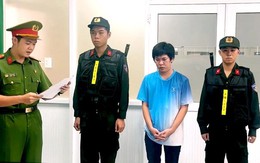 Vợ chồng chủ ‘Tiểu Vi House’ bị khởi tố vì bán hơn 11.000 đôi dép giả