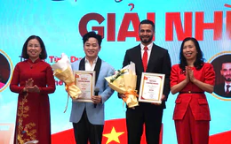 Tùng Dương giành giải nhì cuộc thi viết, nói gì về dư luận chê 'trang phục đỏ chót như múa lân'?