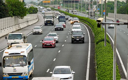 Ngày đầu nghỉ lễ, cao tốc Pháp Vân - Cầu Giẽ đông nghẹt nhưng tài xế bớt 'bám đuôi'