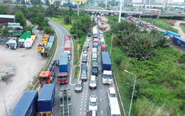 Video cao tốc TP.HCM - Long Thành kẹt xe hơn 10km sáng ngày đầu kỳ nghỉ lễ 2-9