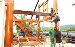 Người dân dỡ nhà, dời mồ mả bàn giao mặt bằng làm cao tốc Vinh - Thanh Thủy gần 24.000 tỉ đồng