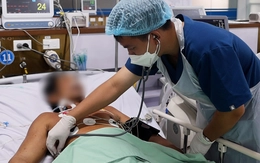 Cứu sống người đàn ông bị ong vò vẽ đốt 150 vết