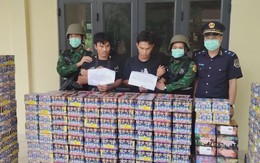Bắt 2 người Lào vận chuyển 633 kg pháo nổ và ma túy qua biên giới