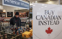 Bất mãn với chính sách của ông Trump, người Canada đồng loạt tẩy chay hàng Mỹ