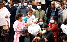 Nepal mai táng tập thể các nạn nhân trong thảm họa lũ quét