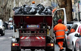 Ý: Vứt nhầm vé số trúng 1 triệu euro lên xe rác, 'phép màu' đã xảy ra