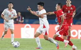 HLV Kim Sang Sik đã tìm ra 'chân ái'
