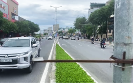 Nhiều người suýt gặp nạn vì thanh sắt treo băng rôn chìa ra đường ở Đà Nẵng