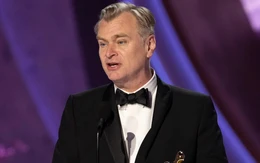 Christopher Nolan bị con trai 'cà khịa' khi viết kịch bản The Odyssey