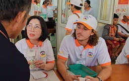 Hơn 100 y, bác sĩ Úc đến Phong Nha khám bệnh miễn phí cho dân