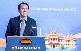 Ngoại giao công nghệ: Không chỉ 'đón đại bàng', phải 'bay cùng đại bàng'
