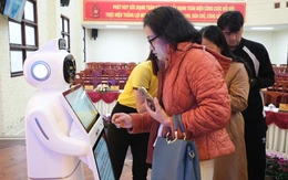 Robot AI làm lễ tân hành chính ở Đà Lạt