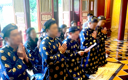 Hội An mời khách mặc 'xuyên thấu' ra ngoài: Các nơi ứng xử thế nào?