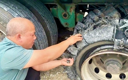 Tìm xe bị thiệt hại trong vụ hàng loạt xe bị thủng lốp trên cao tốc